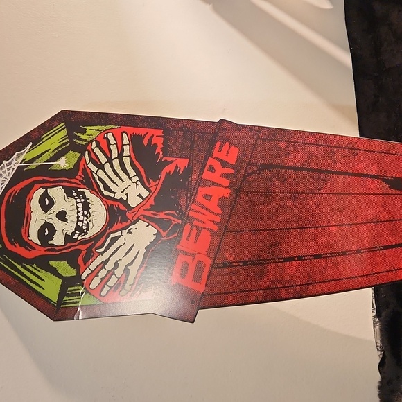 Misfits Halloween Decoration - Picture 5 of 5